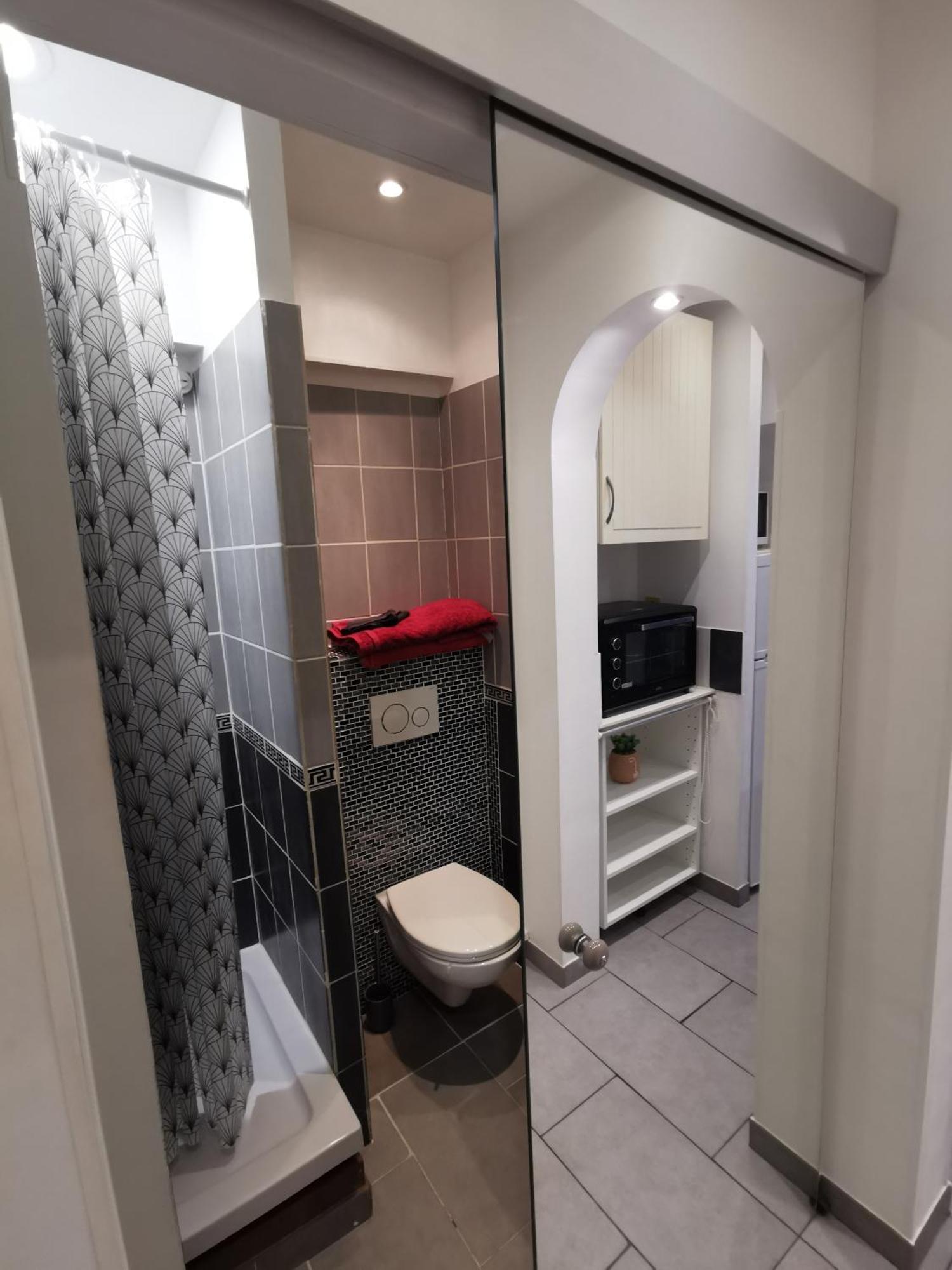 Et Stationnement Offert Centre Apartment *